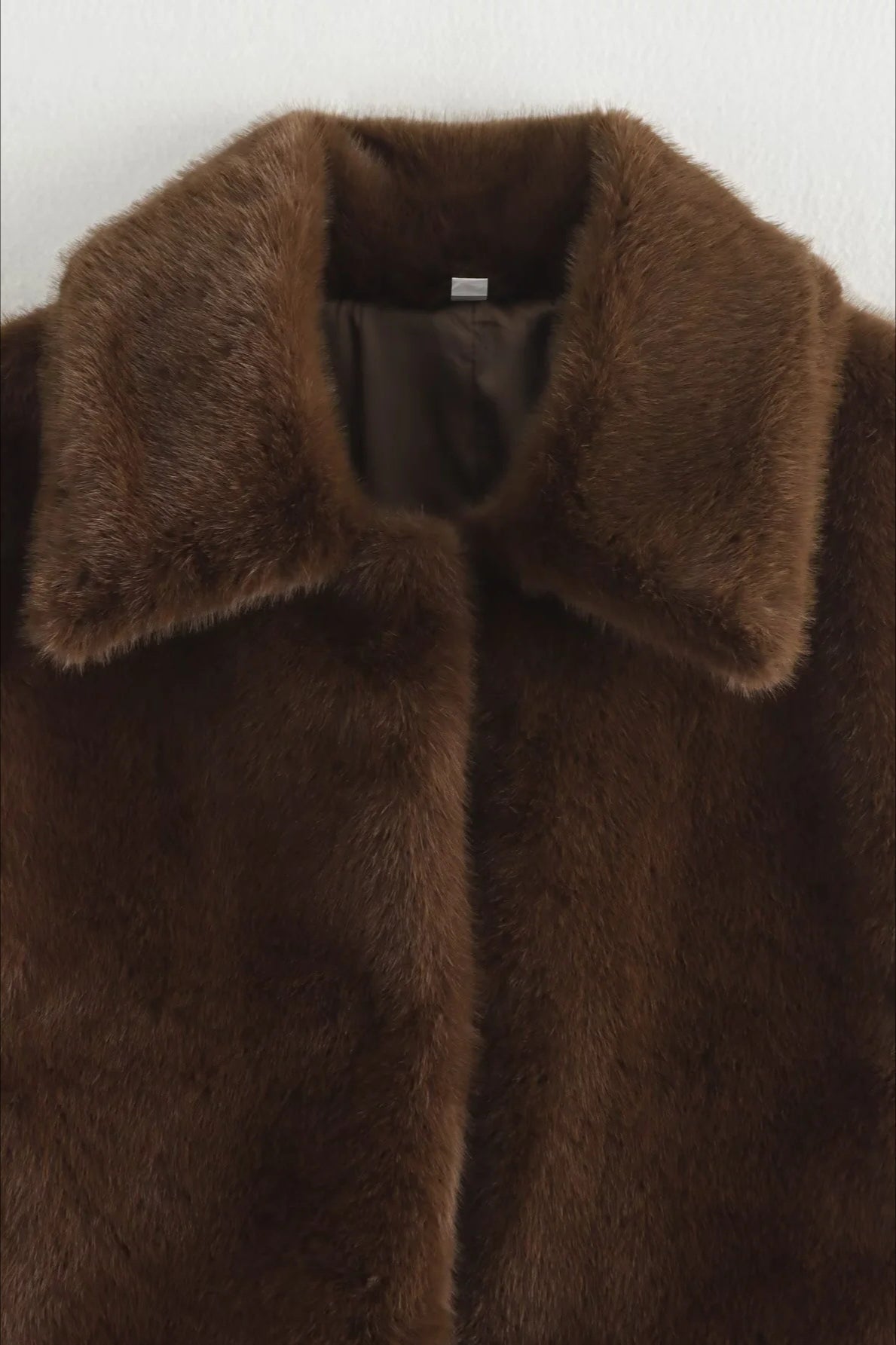Manteau court à col en fausse fourrure Abby