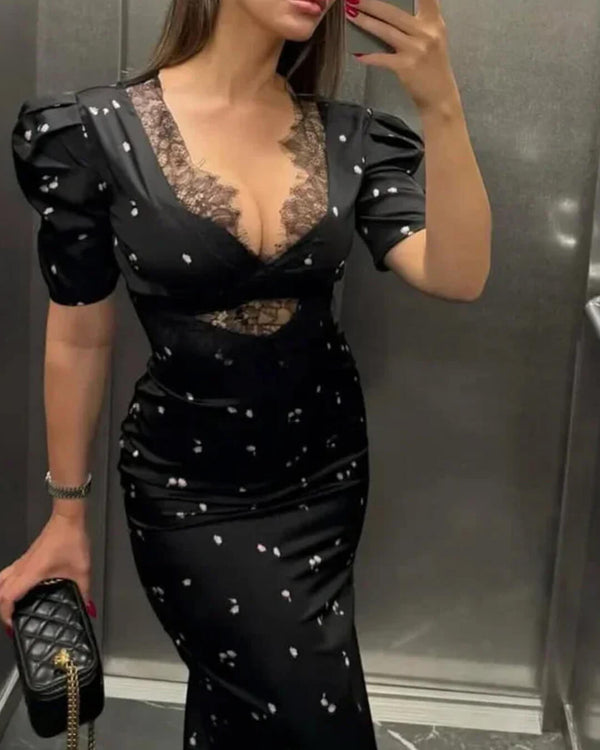 Robe en dentelle à manches bouffantes Adrija