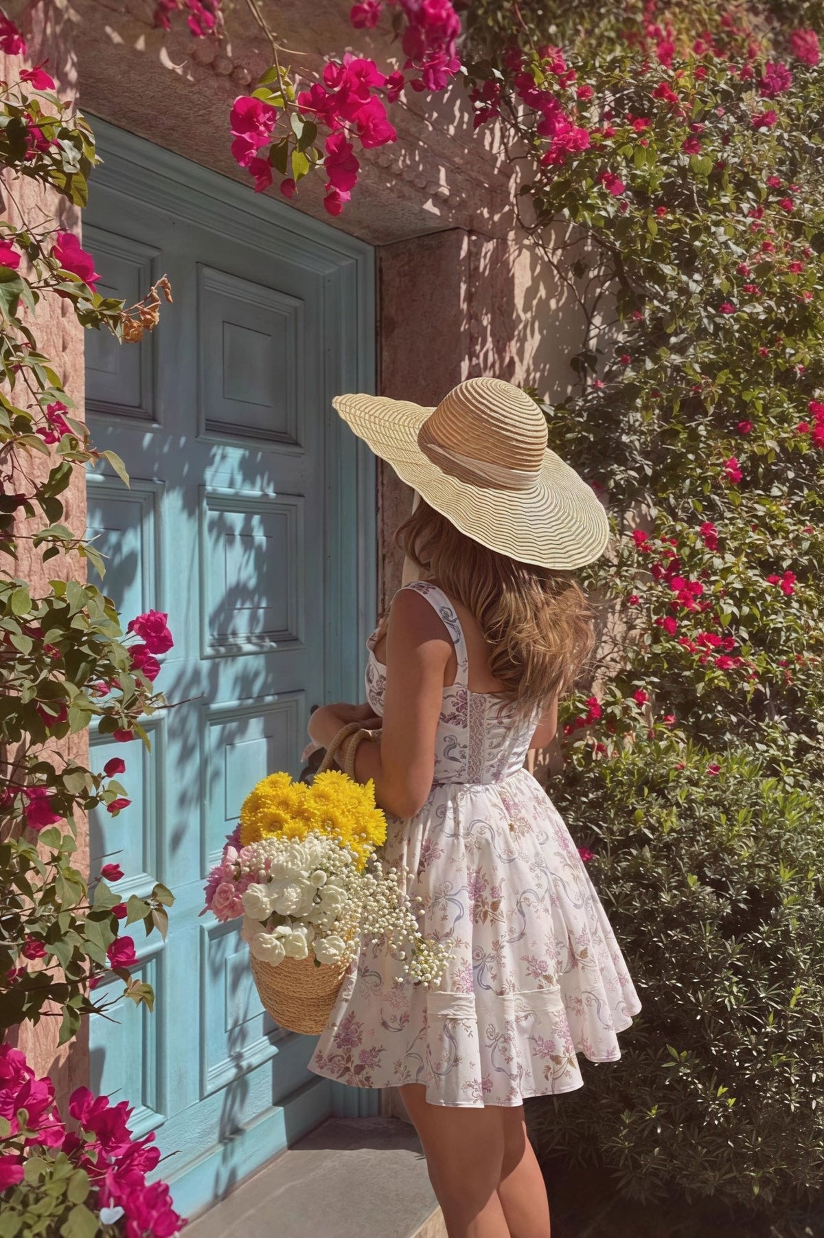 Robe de vacances Agafia à bretelles fines en dentelle florale