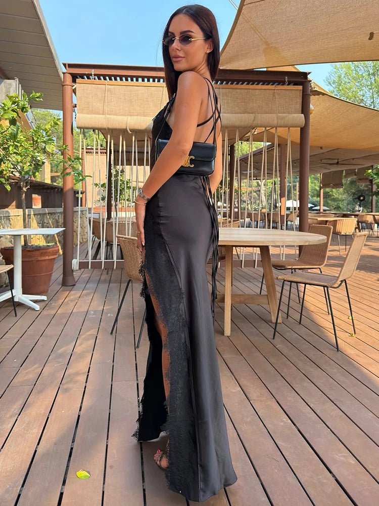 Robe longue Ahlam en dentelle à col licou