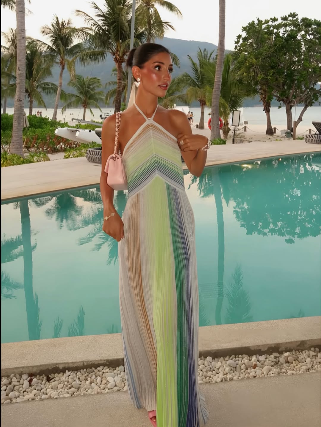 Robe longue rayée à sequins et col dos nu Ailis