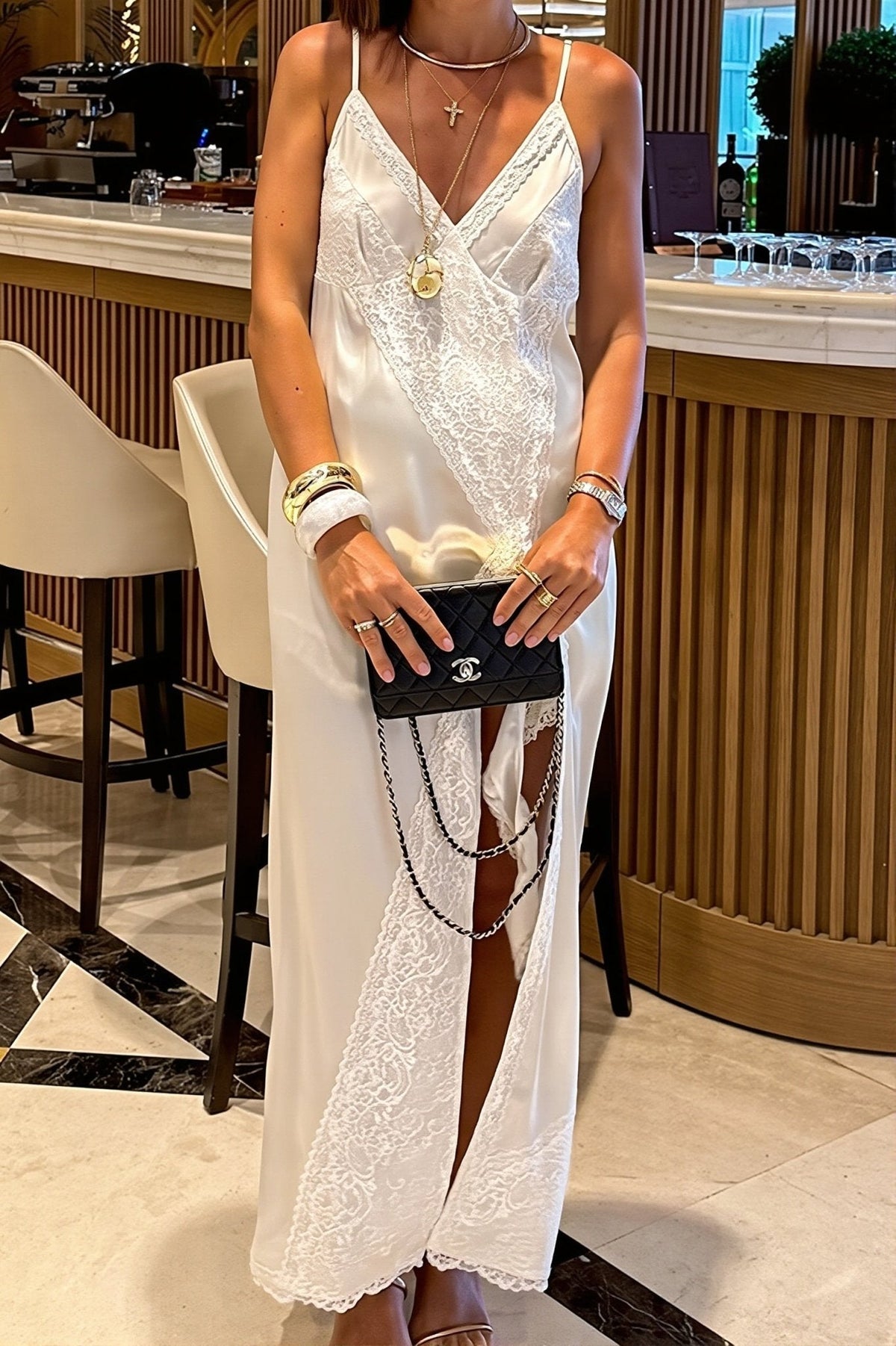 Robe midi Aishling en dentelle au fini satiné