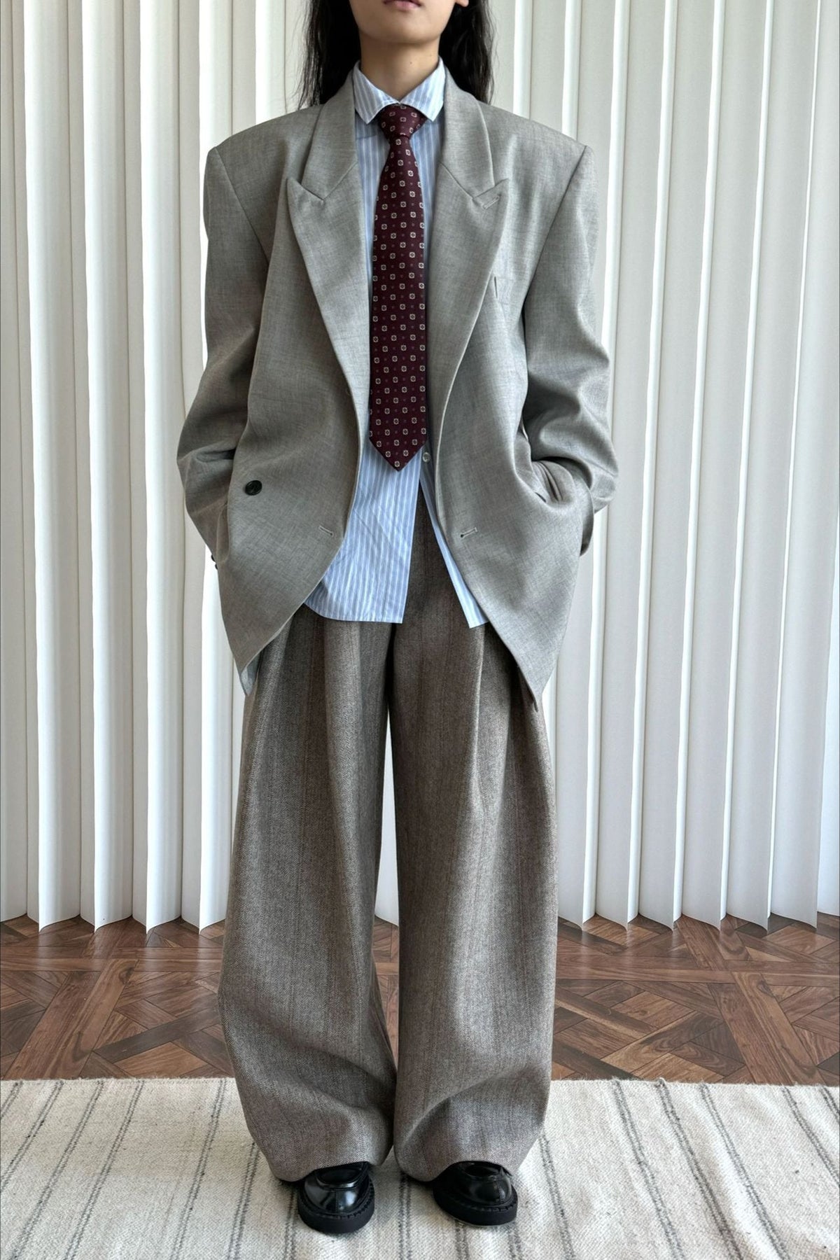 Blazer structuré à épaules Akira
