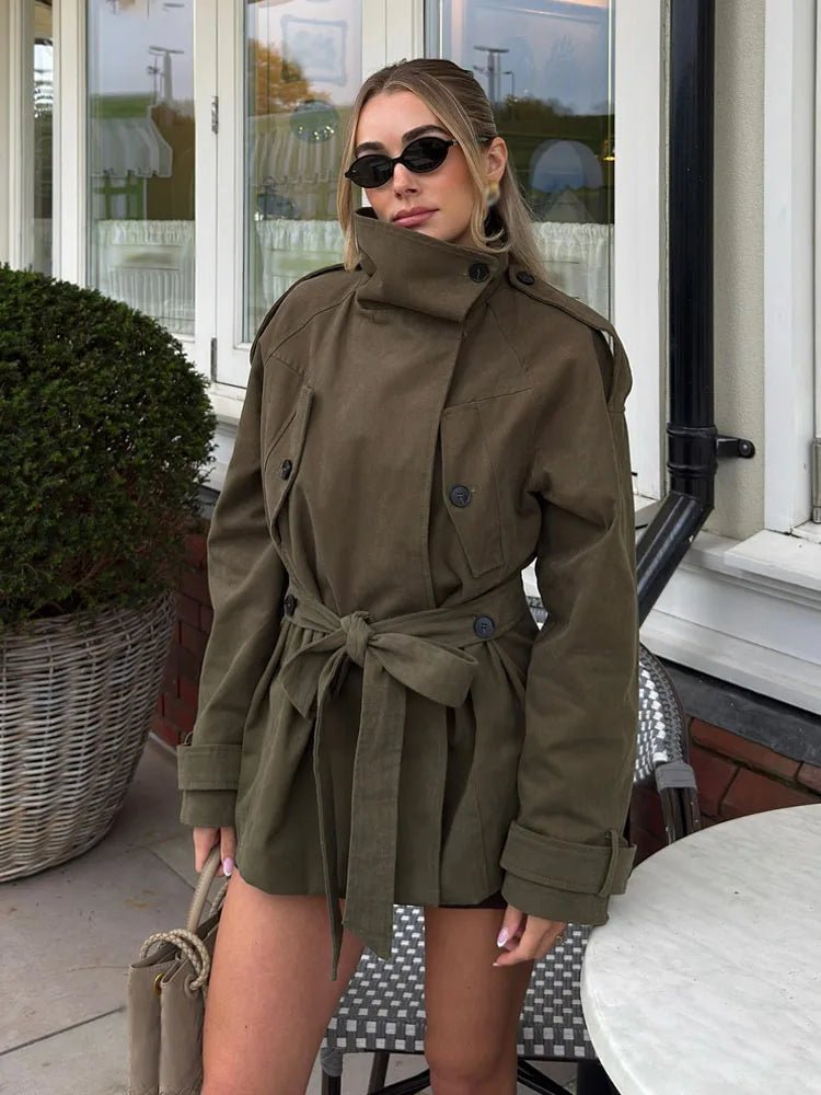 Manteau à col montant et laçage Alya