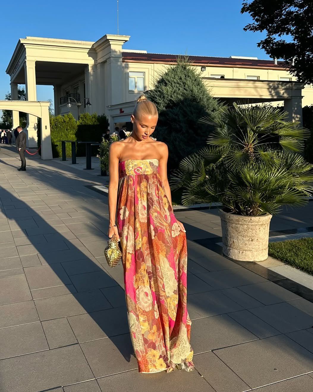 Robe longue fleurie sans bretelles Amaya