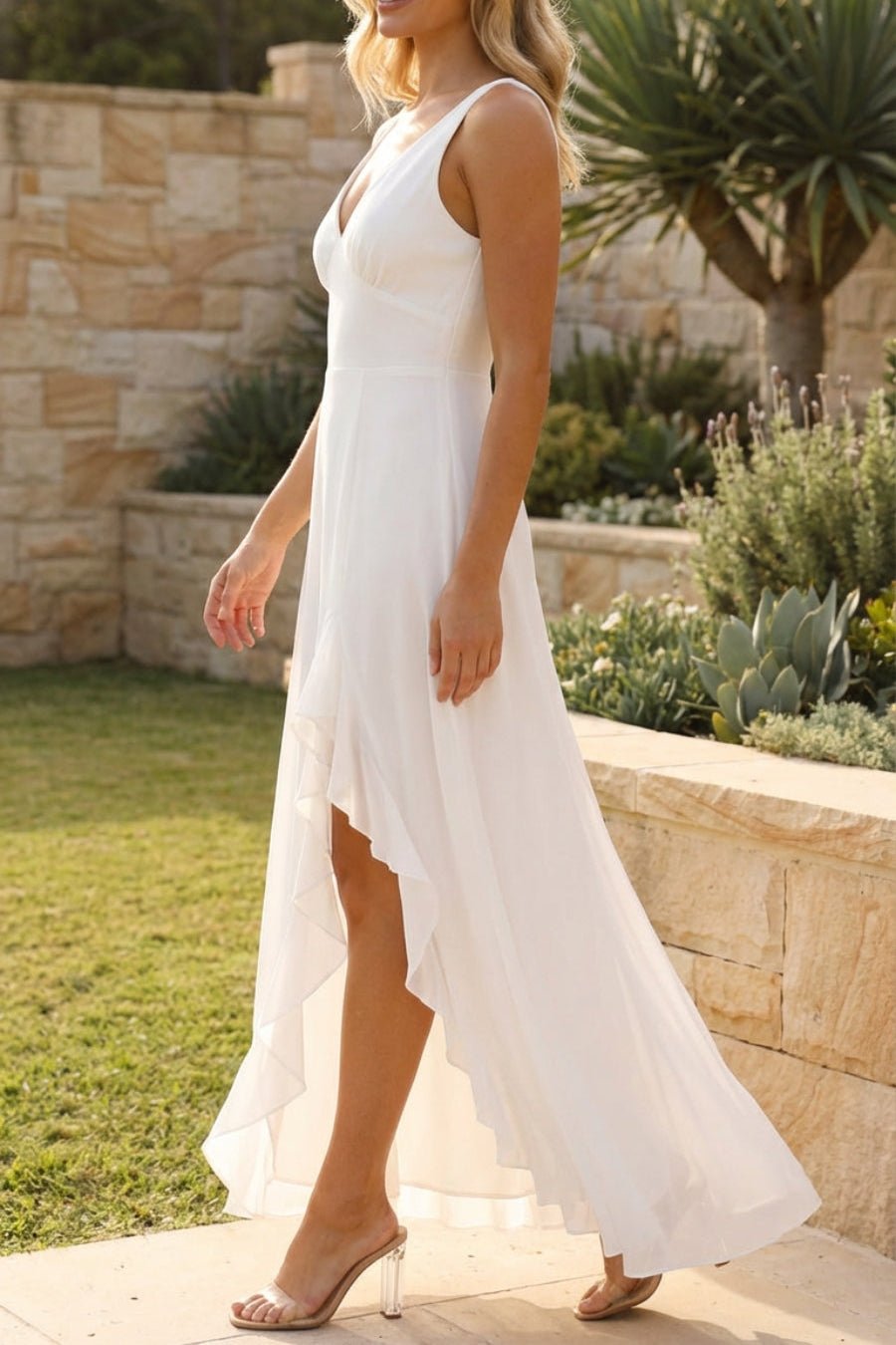 Robe longue fendue à volants et sans manches Amiah