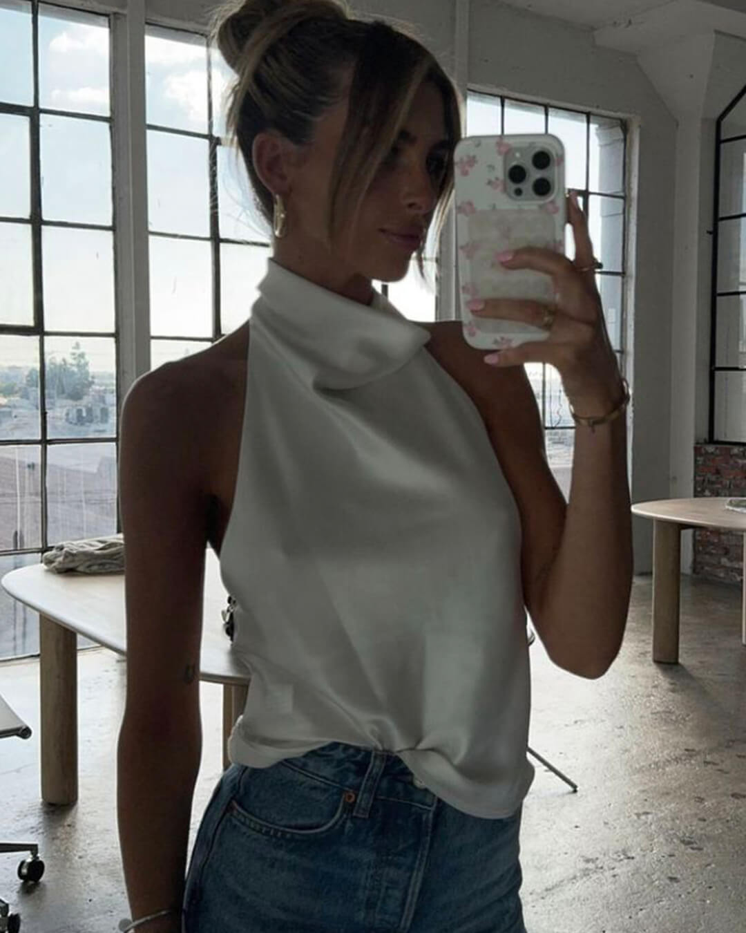 Top satiné dos nu à col licou Anastasia