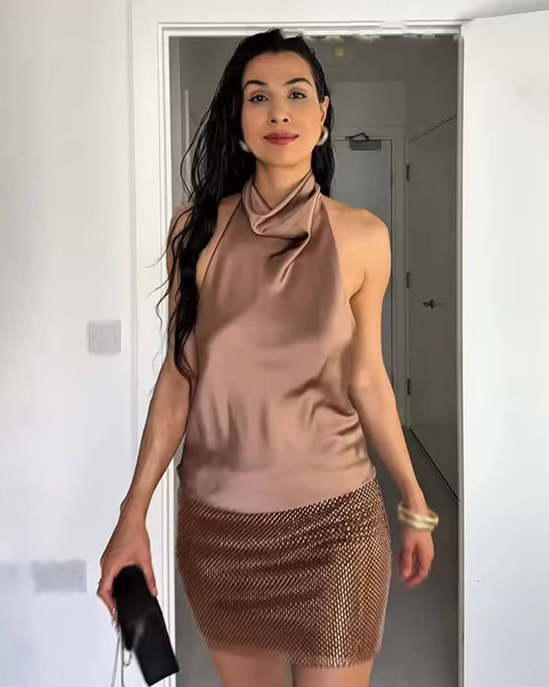 Top satiné dos nu à col licou Anastasia