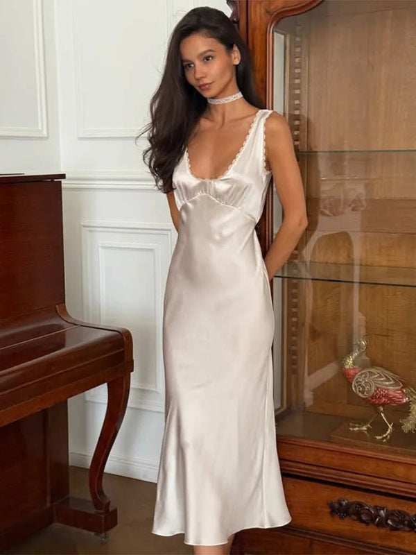Robe midi satinée à décolleté plongeant Angie