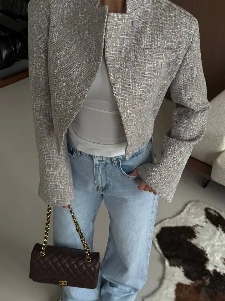 Blazer court Anneliese boutonné sur le devant