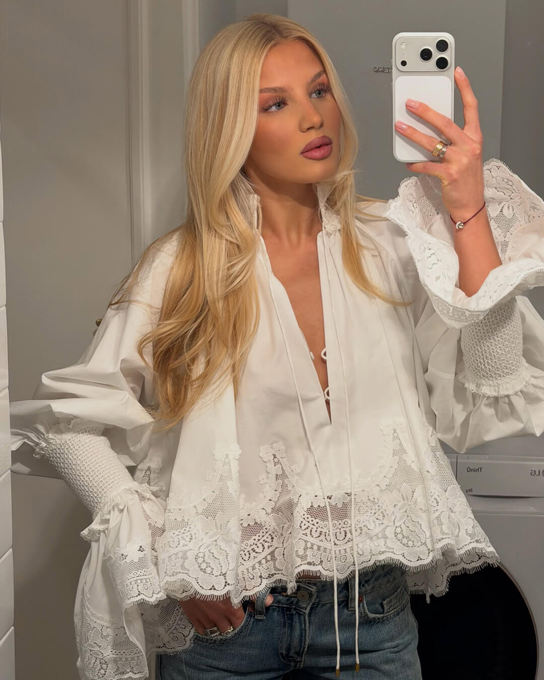 Blouse à bordure en dentelle brodée Annie