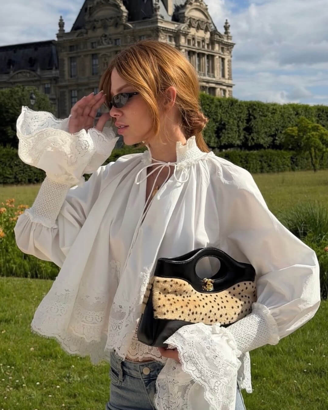 Blouse à bordure en dentelle brodée Annie