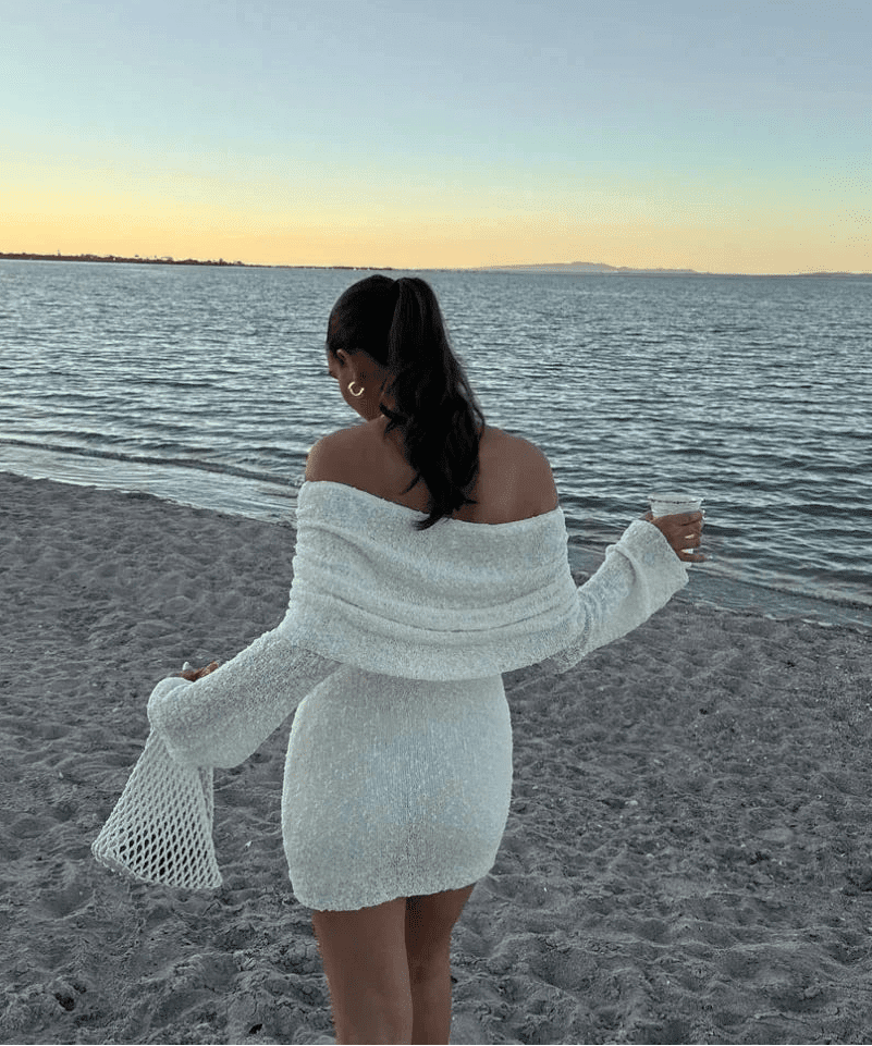 Robe courte moulante en maille à épaules dénudées Annika