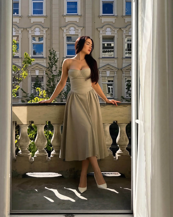 Robe midi sans manches à bretelles Annika