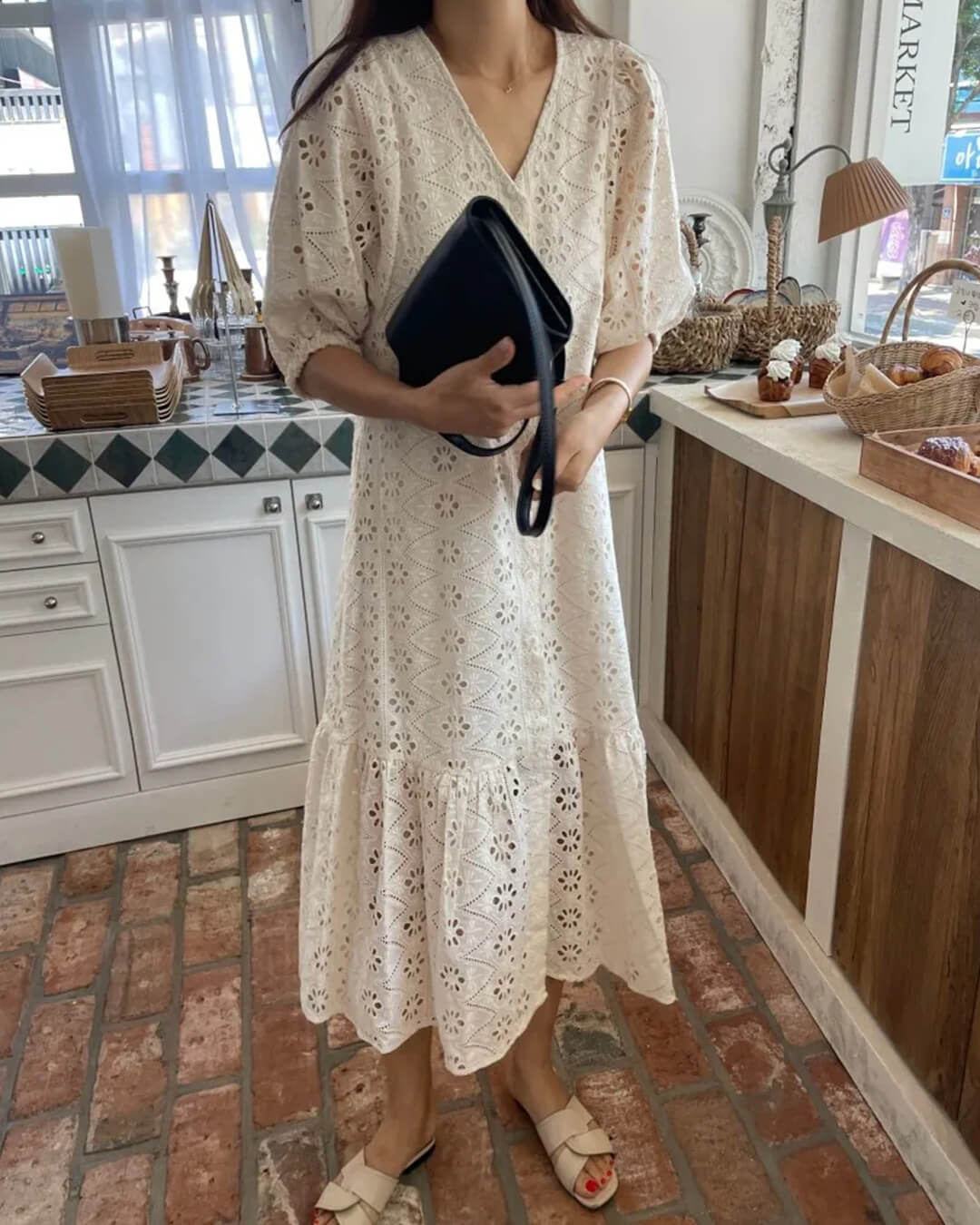 Robe longue Ava à col en V et broderies