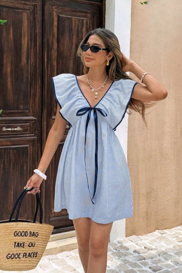 Mini-robe Beatrice rayée à encolure en V et volants