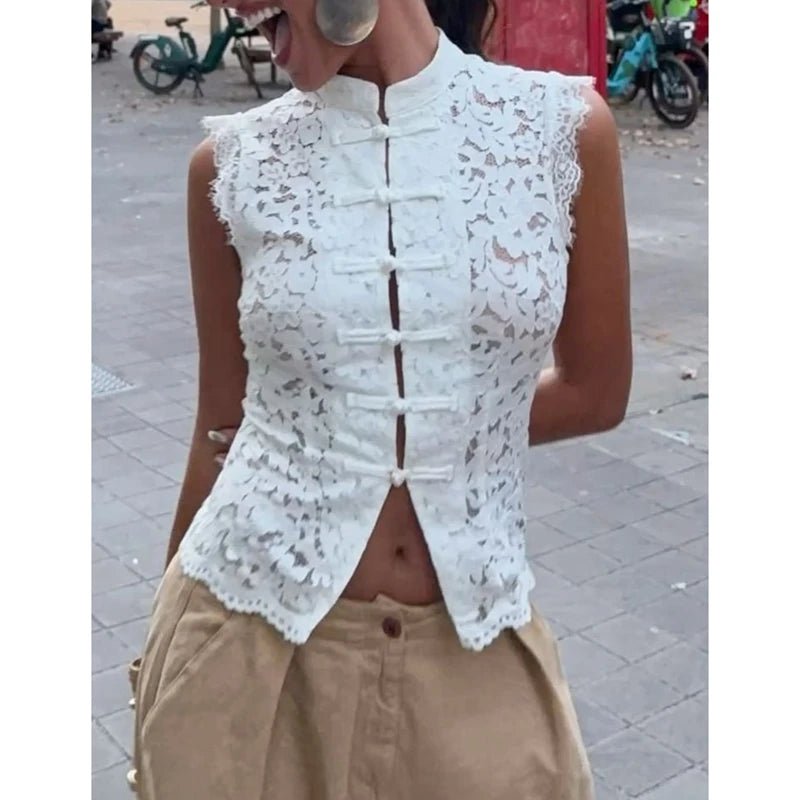 Blouse Beatrix transparente en dentelle à col mao