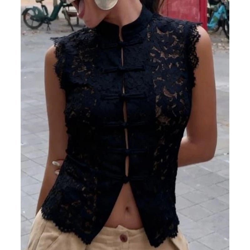 Blouse Beatrix transparente en dentelle à col mao
