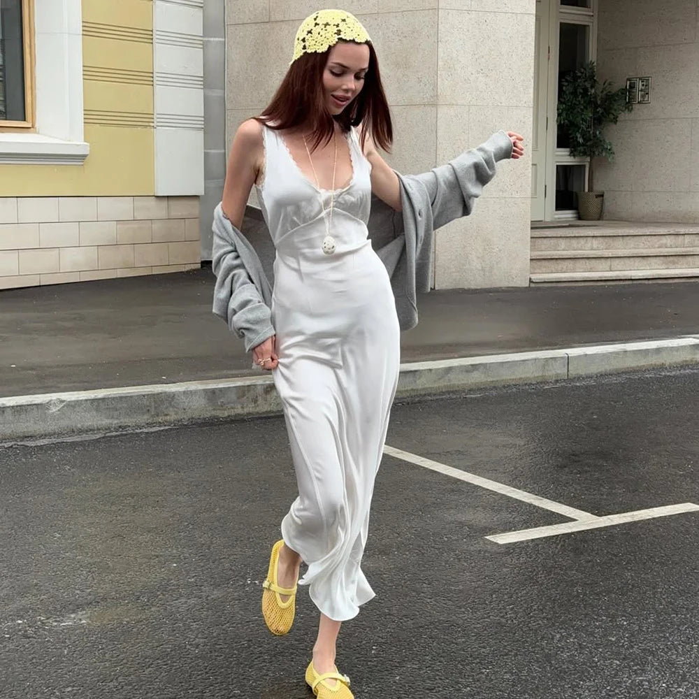 Robe midi Bellina en satin à décolleté plongeant