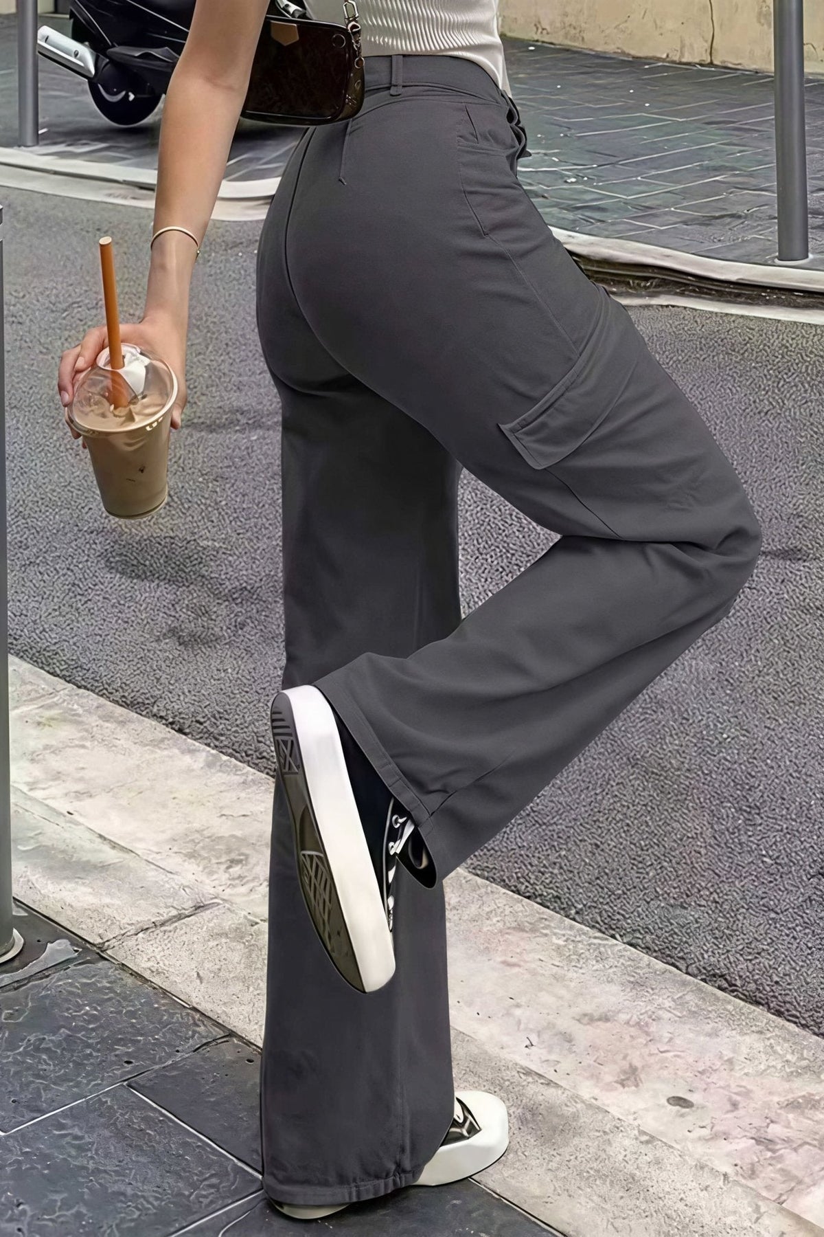 Pantalon cargo droit Bianca avec poches