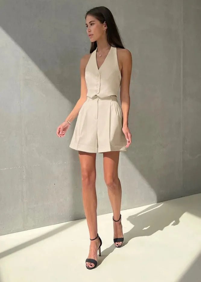 Ensemble Bianca composé d’un gilet dos nu structuré et d’un short