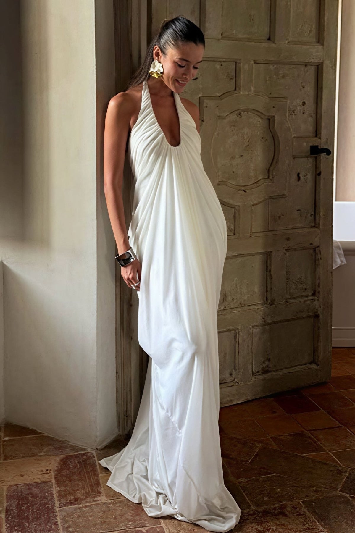 Robe longue en tulle à col dos nu et volants Calliope