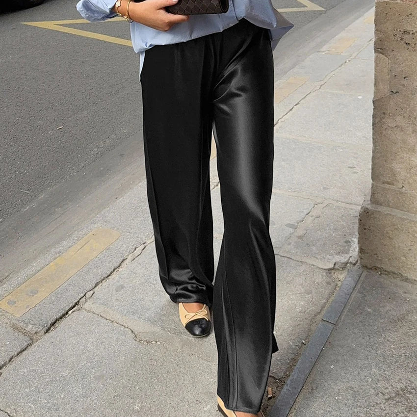 Pantalon Cameron en satin à jambes évasées