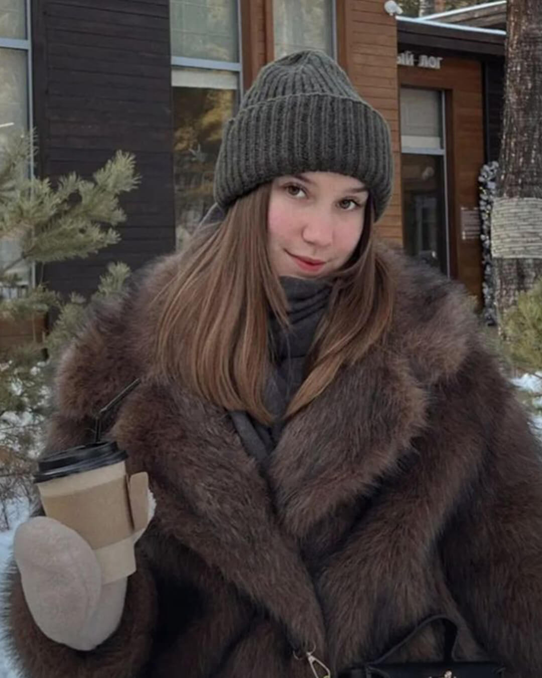 Manteau Carissa en fausse fourrure