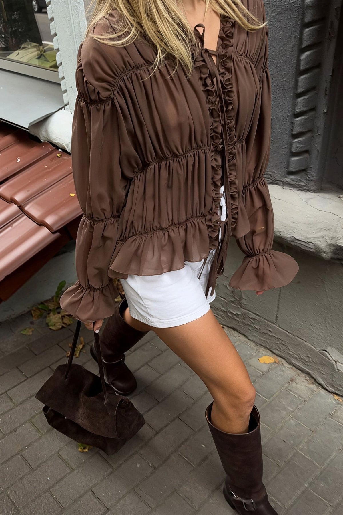 Blouse Carmen à volants froncés et liens