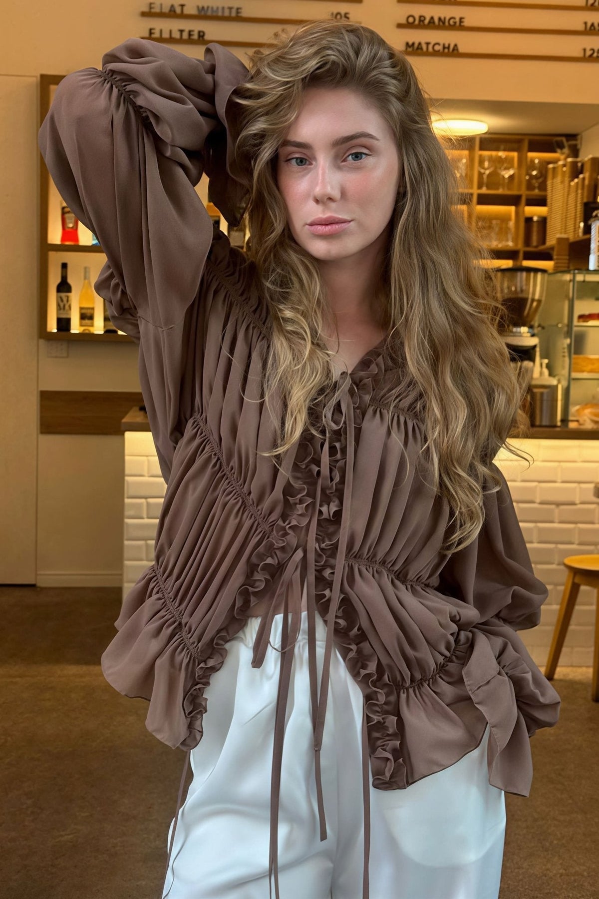 Blouse Carmen à volants froncés et liens