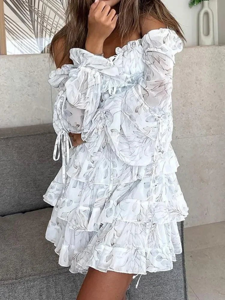 Robe courte Cate à col carré et manches bouffantes