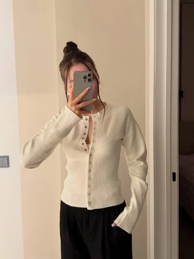 Cardigan ajusté boutonné Catherine