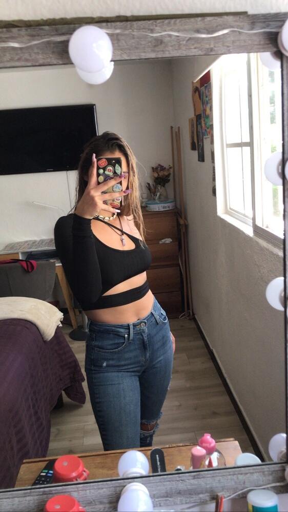 Crop top Celeste asymétrique à découpes