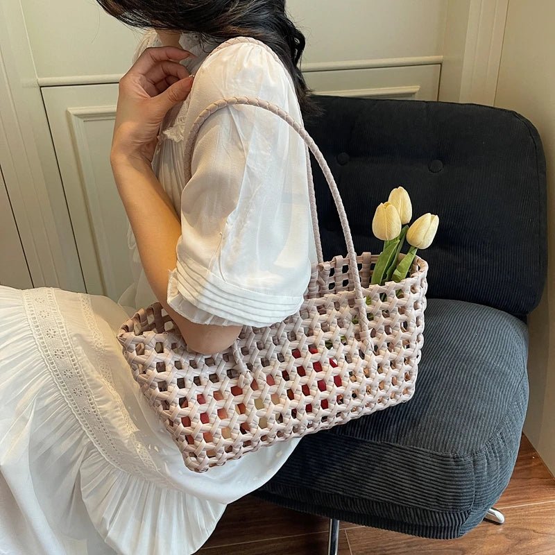 Sac cabas à bandoulière ajouré Claudia