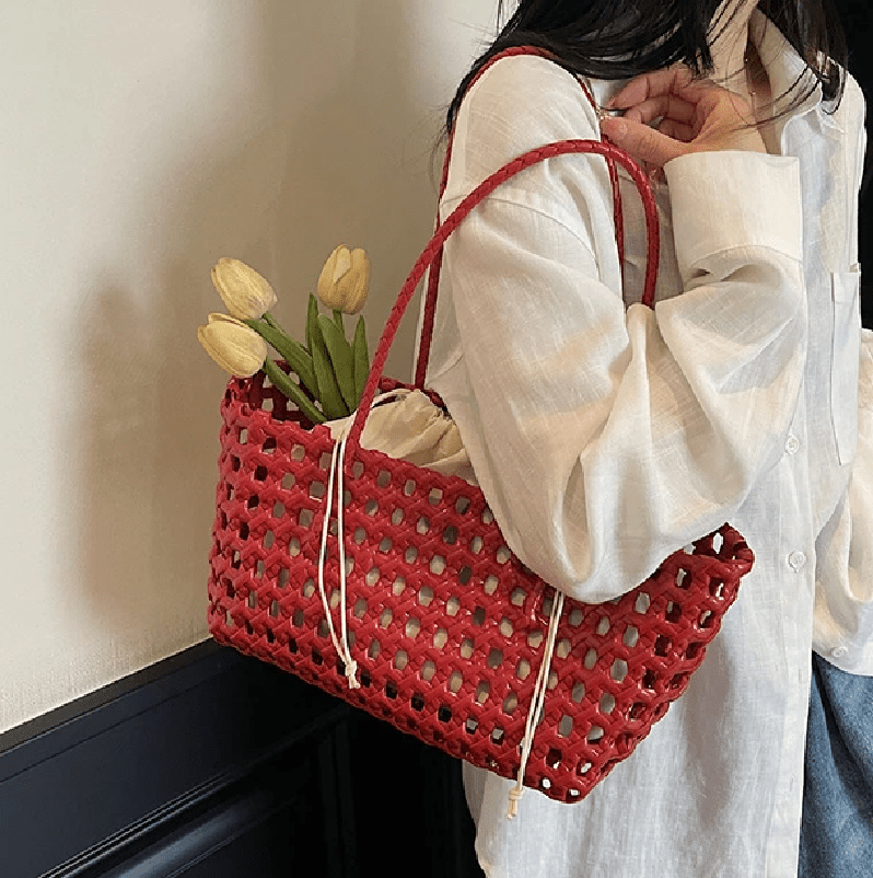 Sac cabas à bandoulière ajouré Claudia