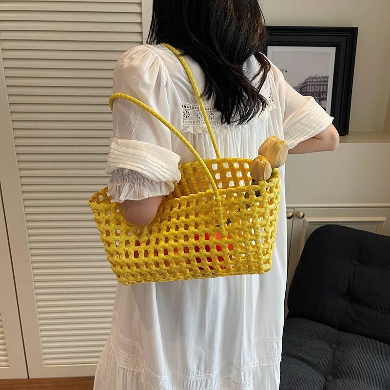 Sac cabas à bandoulière ajouré Claudia