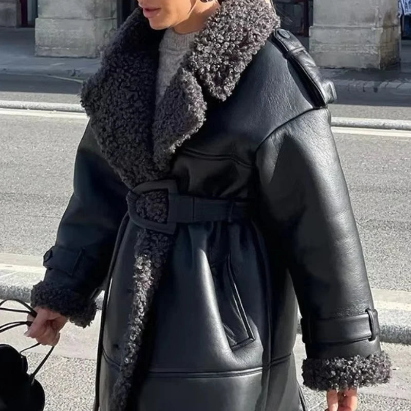 Manteau long Cora ceinturé en similicuir