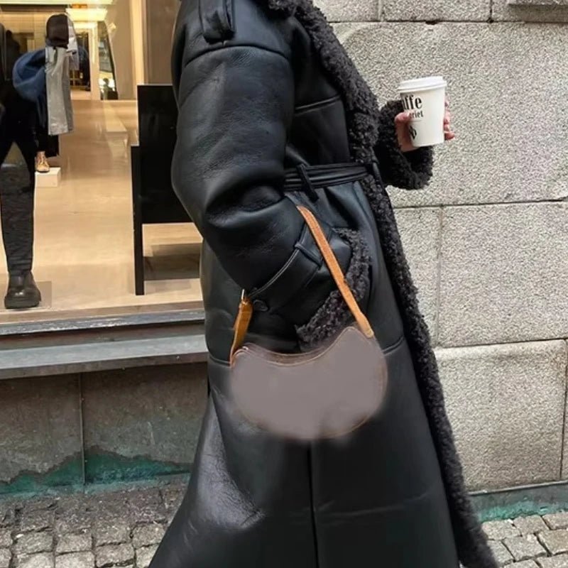 Manteau long Cora ceinturé en similicuir