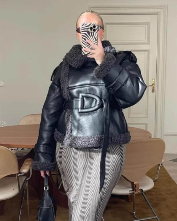 Veste courte ceinturée en similicuir Cora