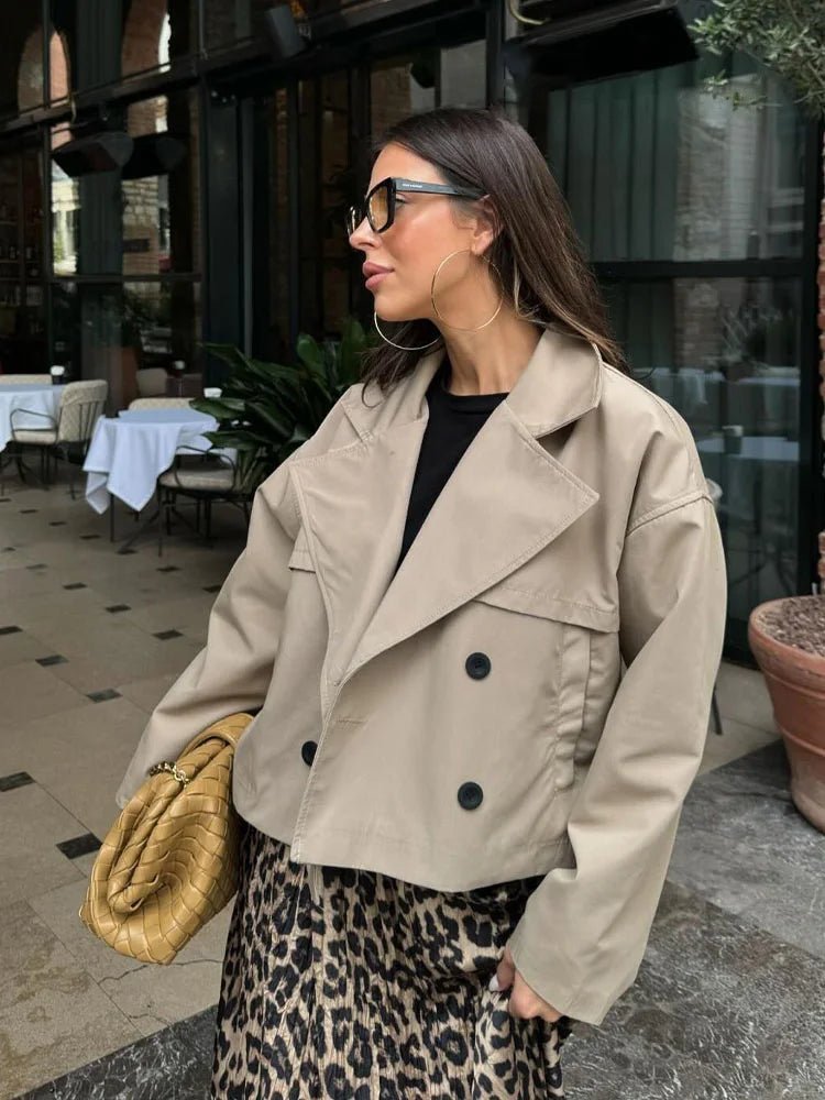 Trench court Dhelia