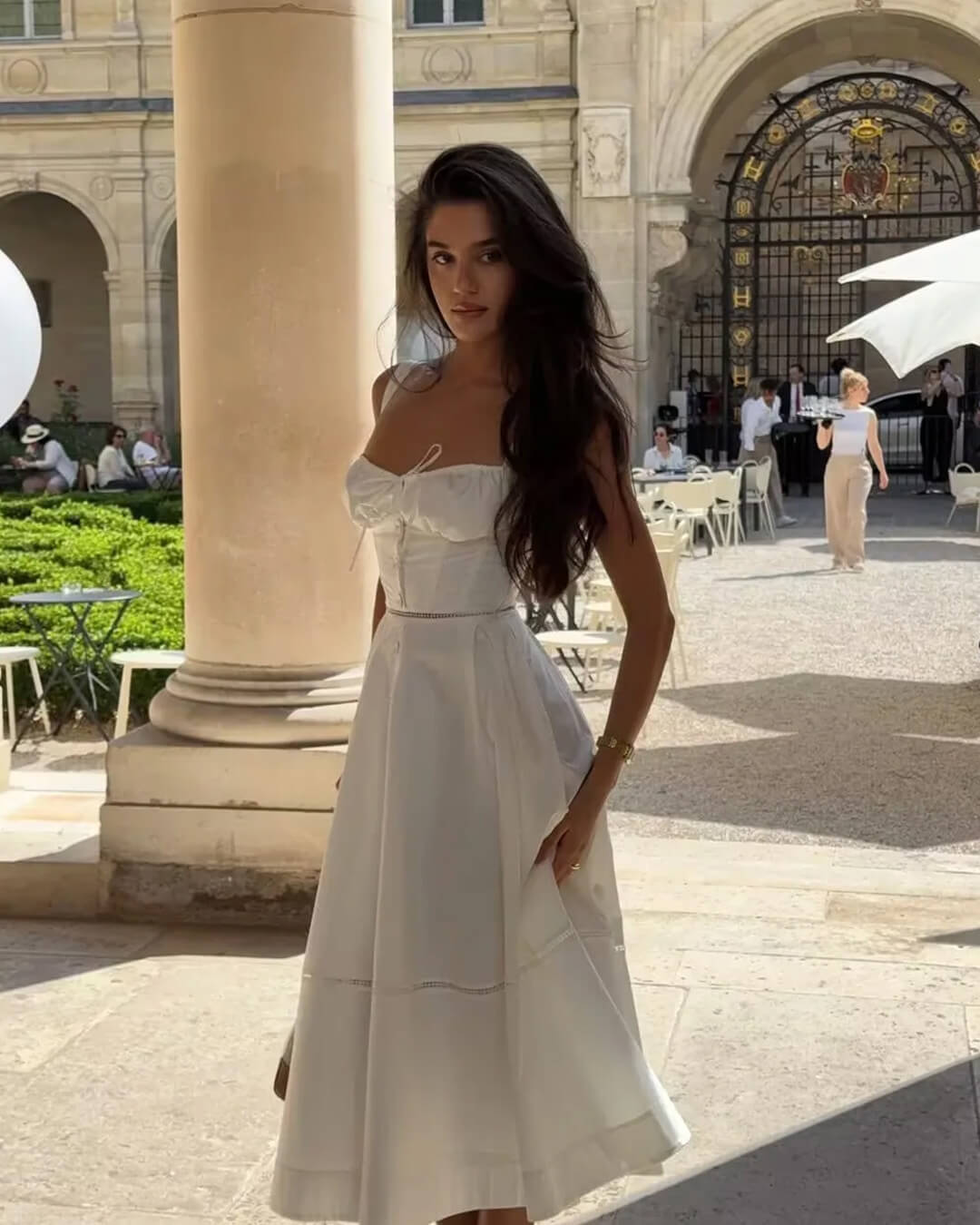 Dina Sleeveless Sweetheart Midi Dress