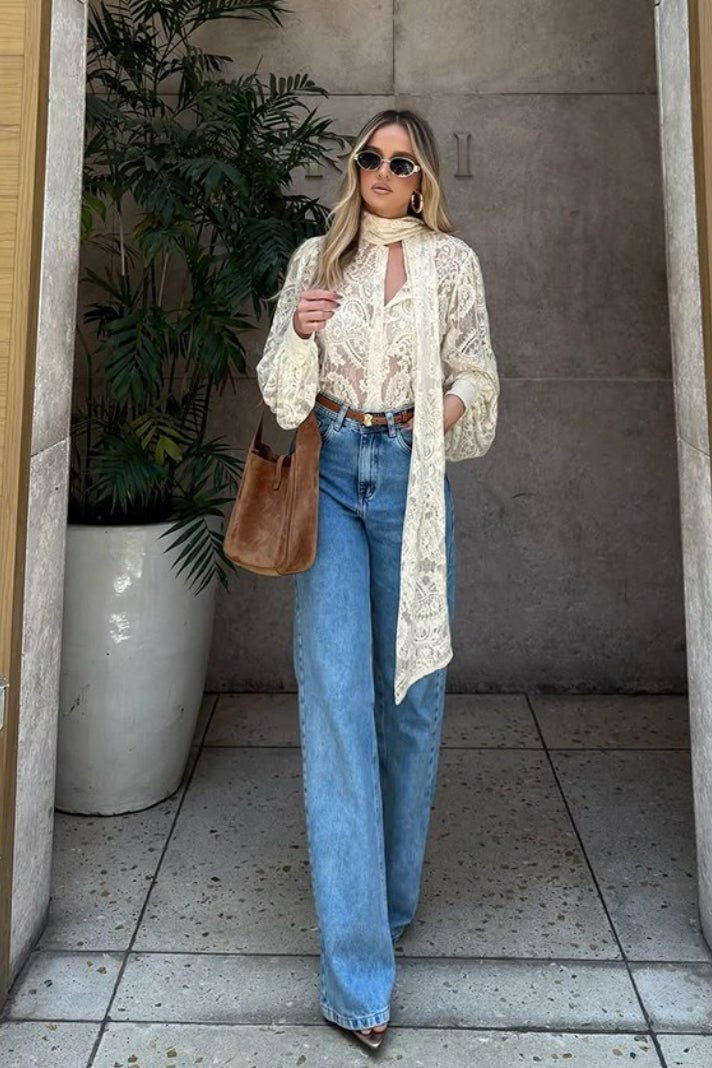 Blouse transparente en dentelle à nouer Dunja