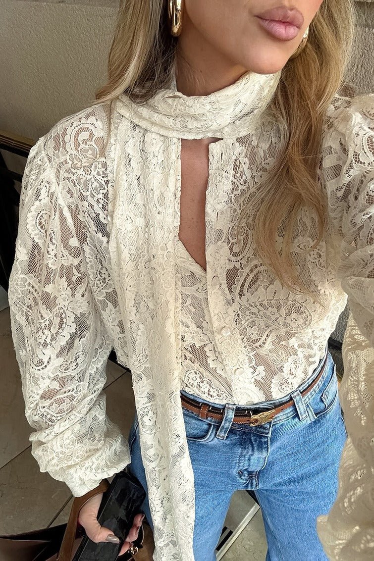 Blouse transparente en dentelle à nouer Dunja