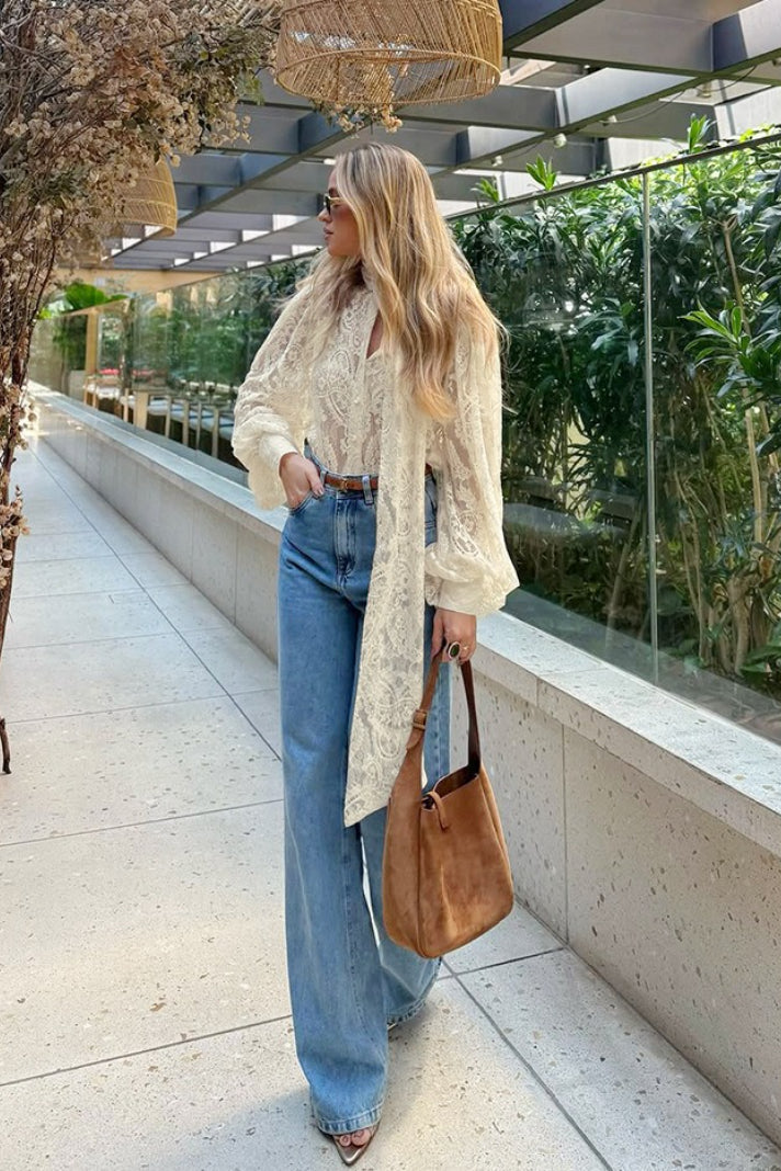 Blouse transparente en dentelle à nouer Dunja