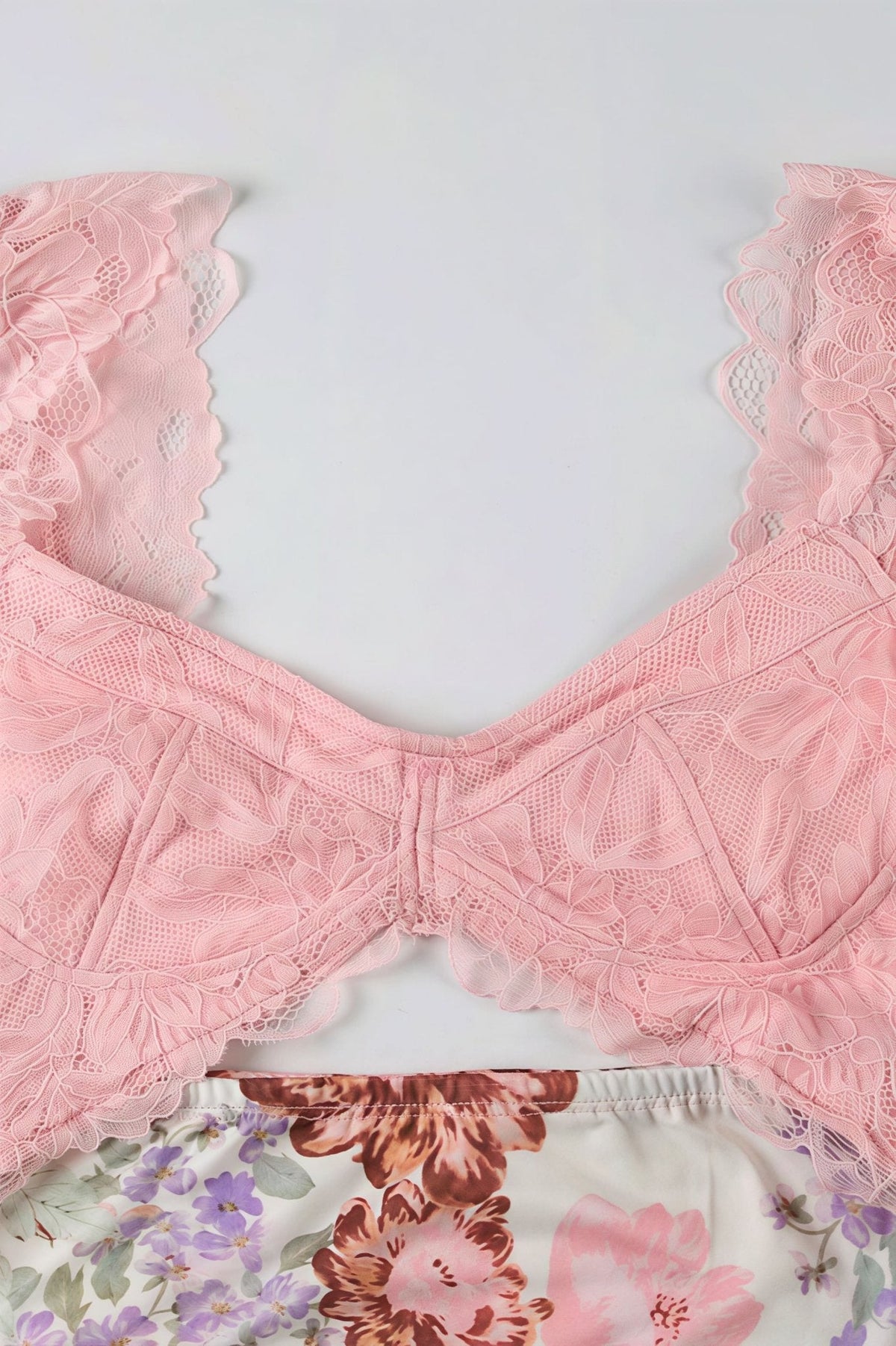 Robe en dentelle fleurie dos nu Ella