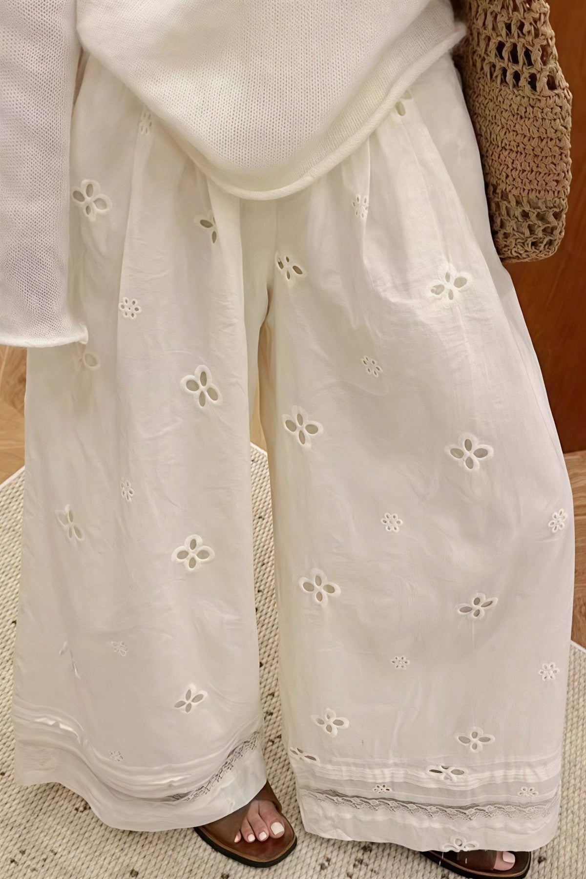 Pantalon large en dentelle ajourée Ella