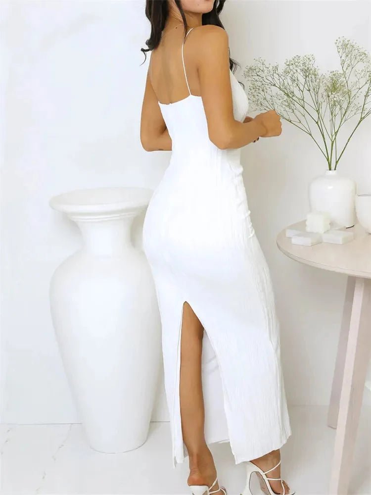Robe de soirée sans manches Ellie, froncée et fendue au dos