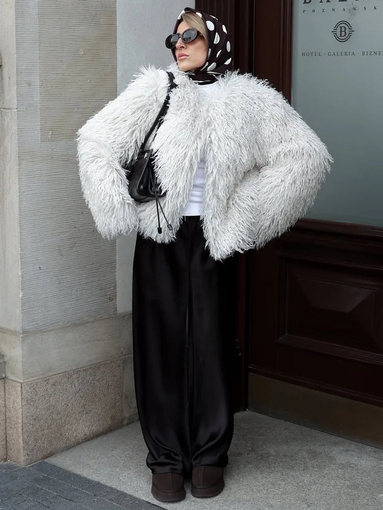 Manteau court duveteux en fausse fourrure Elsie