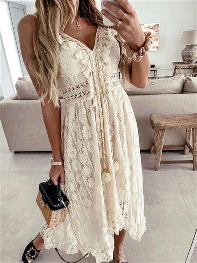 Robe longue Esra sans manches en dentelle et à encolure en V