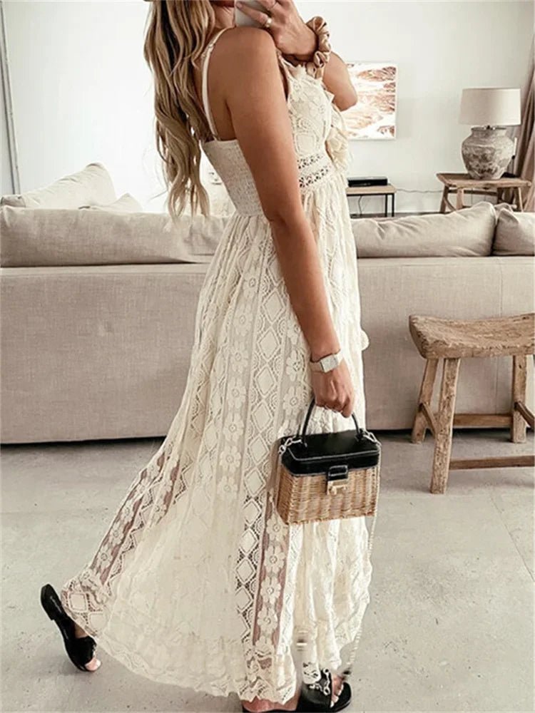 Robe longue Esra sans manches en dentelle et à encolure en V